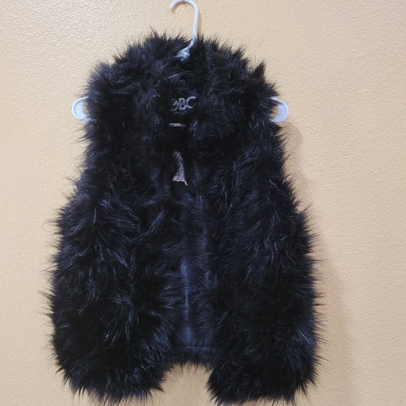 GBG G by Guess faux fur vest - Picture 2 of 6